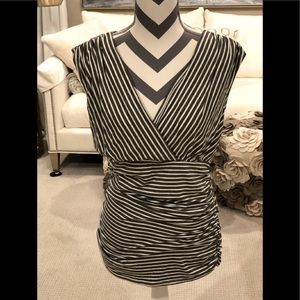 Gray and white knit top. EUC.